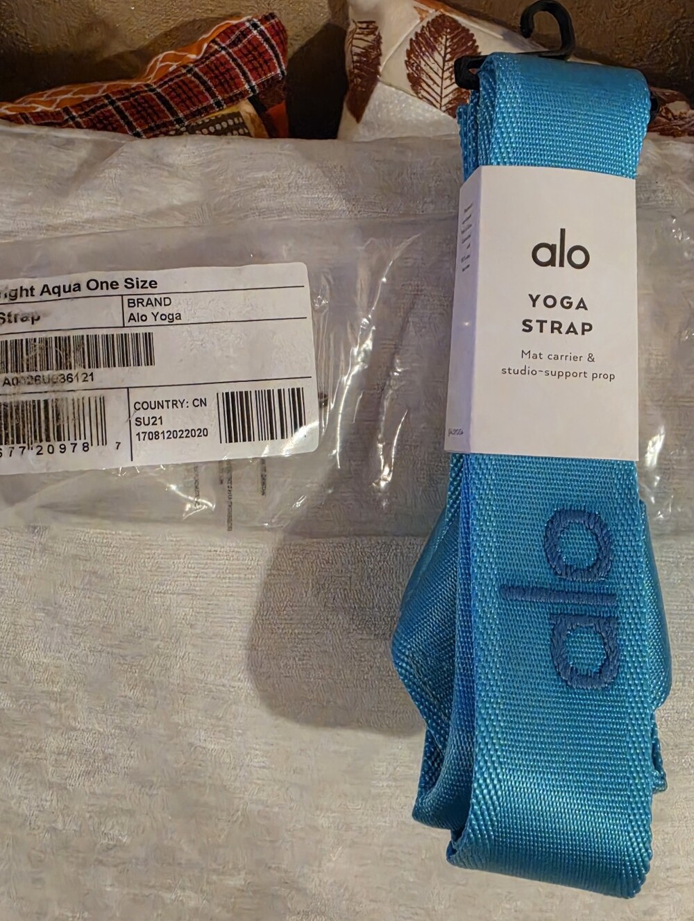 NEW Alo Yoga Strap in Aqua